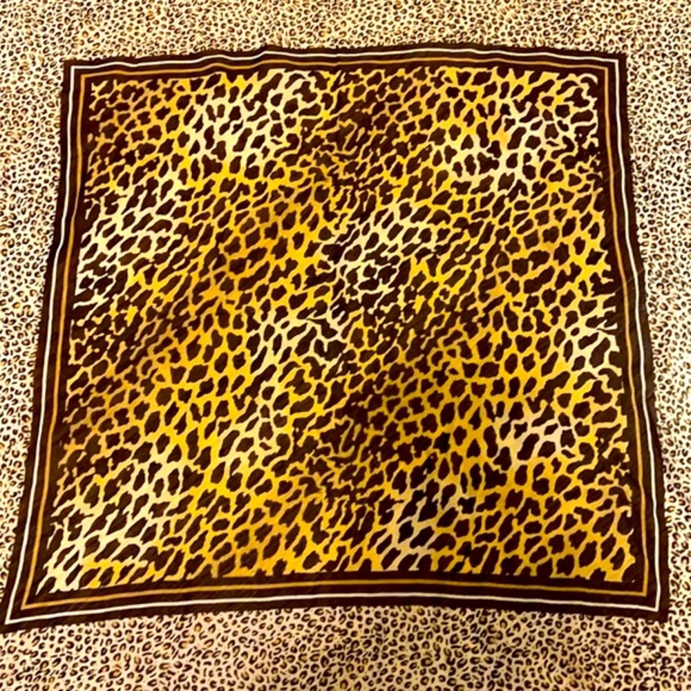Vintage Square leopard scarf